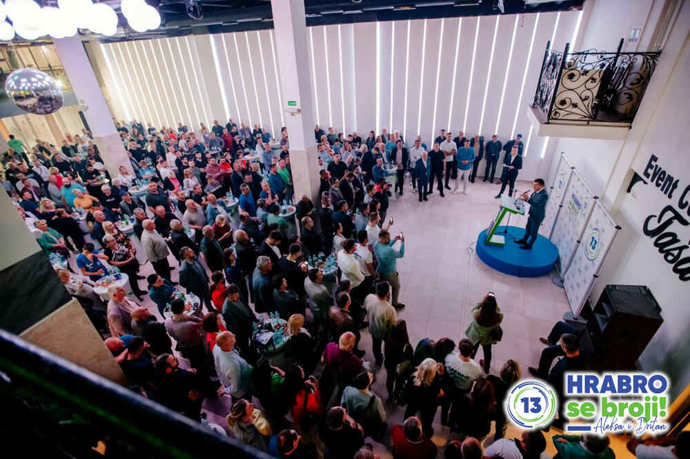 Sa predizbornog skupa u Pljevljima, Foto: Aleksa i Dritan - Hrabro se broji