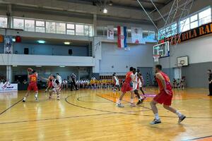 Mladi košarkaši savladali Kanadu u Šibeniku
