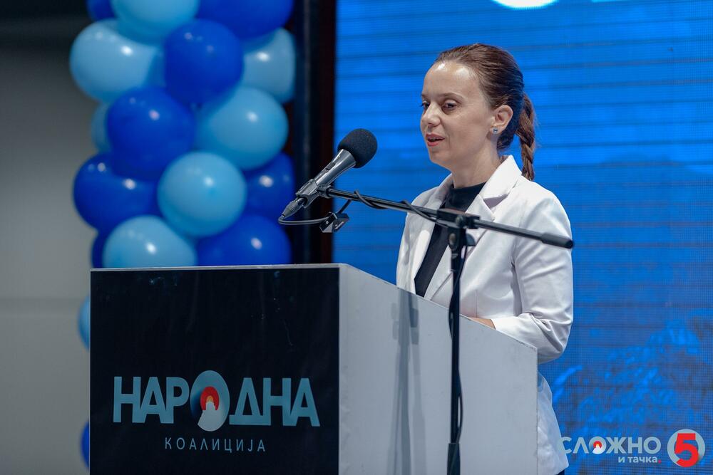 <p>"Nemamo sivu eminenciju koja stoji iza nas da posle očekuju od nas da ispunjavamo nekakve usluge ili da vraćamo određene usluge", rekao je Vukšić</p>