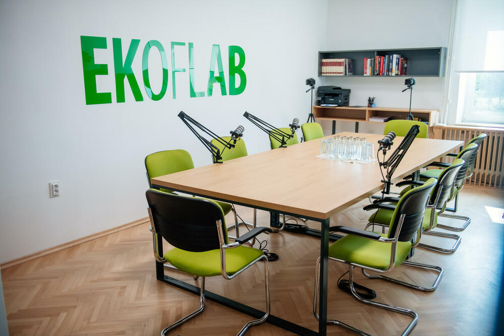 Donirana oprema za snimanje podcasta