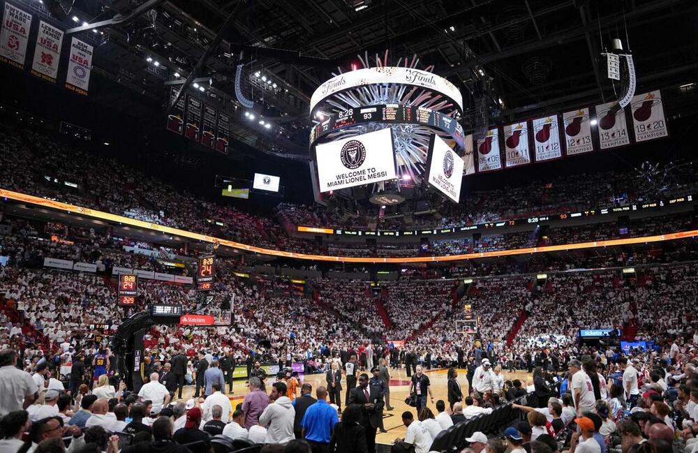 Lionel Mesi, Majami Hit