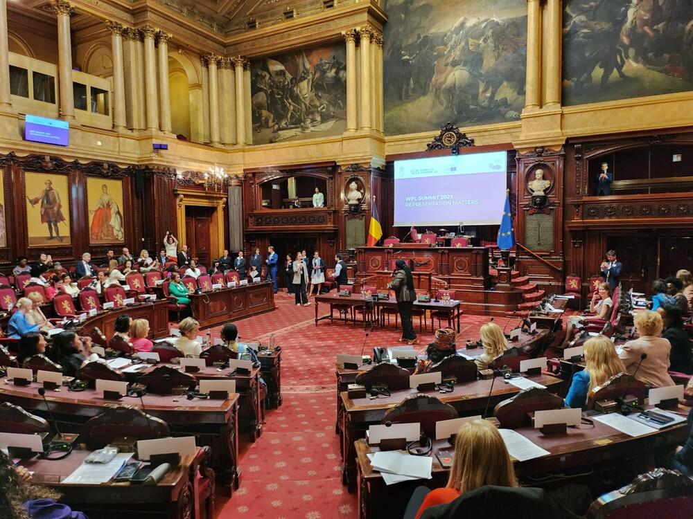 <p>Đurović je, govoreći na temu povećanja broja i uticaja žena u politici, istakla da u se Crnoj Gori, uprkos brojnim naporima koji se već decenijama ulažu u cilju stvaranja društva jednakih mogućnosti za sve, i dalje svjedoči snažnim rodno podijeljenim ulogama koje diktiraju patrijarhalni obrasci</p>