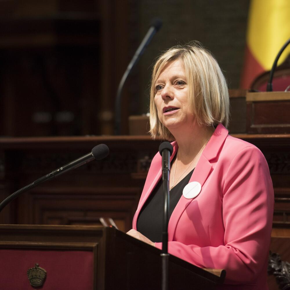 <p>Đurović je, govoreći na temu povećanja broja i uticaja žena u politici, istakla da u se Crnoj Gori, uprkos brojnim naporima koji se već decenijama ulažu u cilju stvaranja društva jednakih mogućnosti za sve, i dalje svjedoči snažnim rodno podijeljenim ulogama koje diktiraju patrijarhalni obrasci</p>