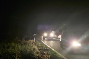 Saobraćajna nezgoda kod Mojkovca: Vozač kamionom udario u stijenu,...