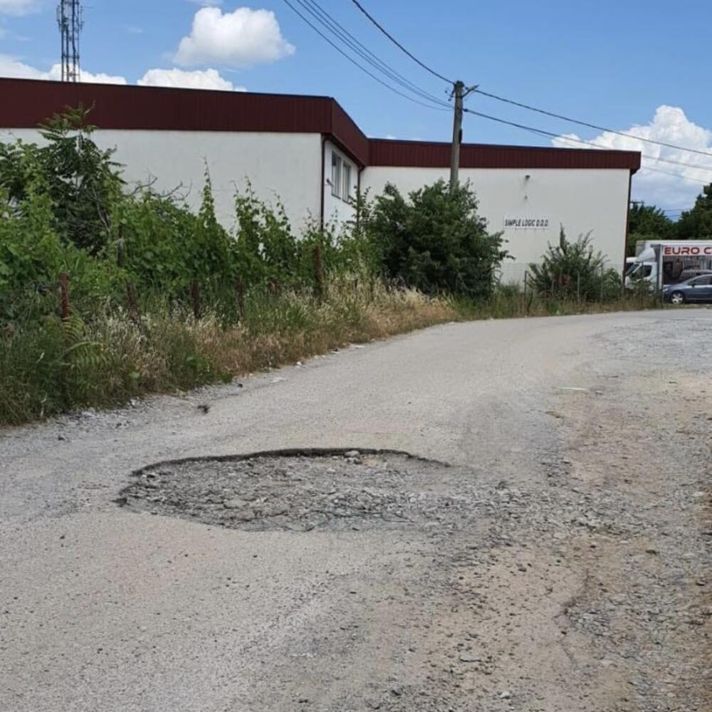 <p>Građane Zete su upitali iz DPS-a kako je nova politička većina i gradska uprava u toj crnogorskoj opštini iskoristila svoju priliku i pozvali ih da ocijene njen današnji izgled</p>