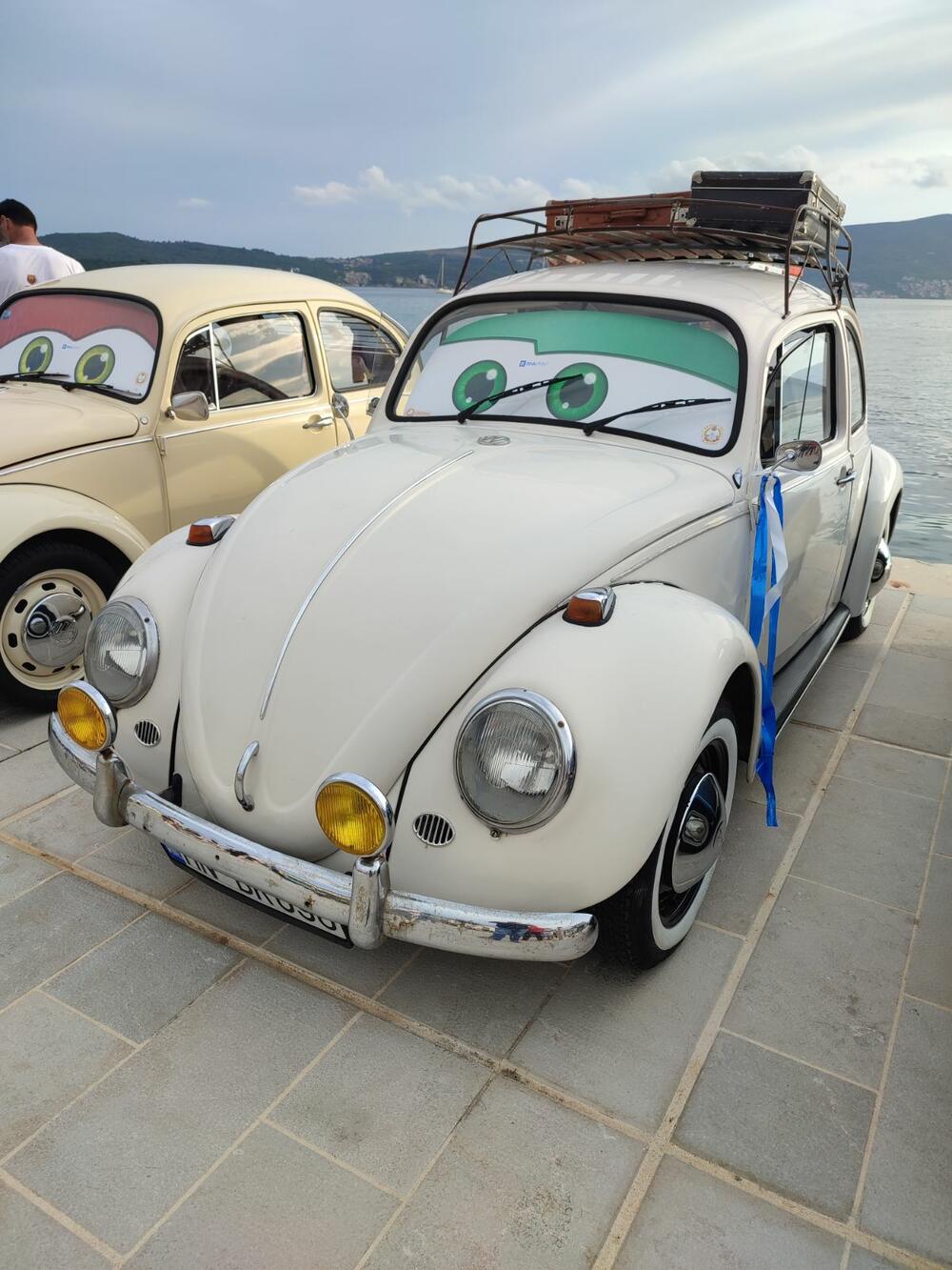 <p>Sa proizvodnih traka Volkswagena u Njemačkoj i širom svijeta popularni "kaffer" ili "buba", silazio je u kontinuitetu od 1945. do 2003. i napravljen je u više od 22 miliona primjeraka</p>