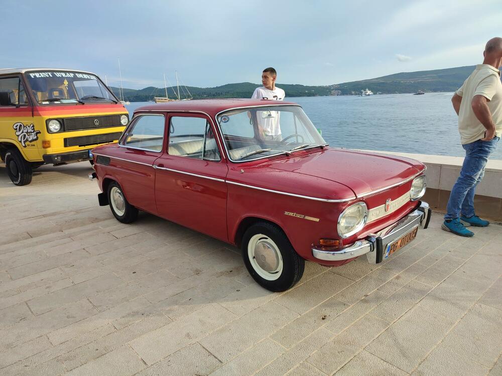 <p>Sa proizvodnih traka Volkswagena u Njemačkoj i širom svijeta popularni "kaffer" ili "buba", silazio je u kontinuitetu od 1945. do 2003. i napravljen je u više od 22 miliona primjeraka</p>