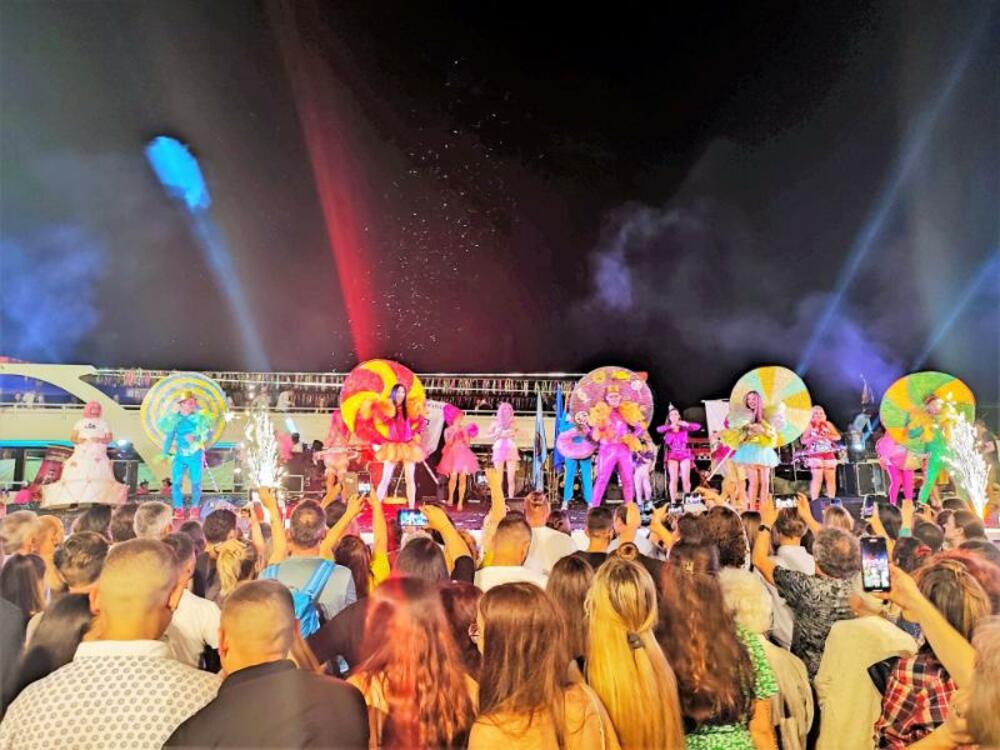 <p>Fantastična atmosfera na trećem izdanju Međunarodnog karnevala u Tivtu</p>