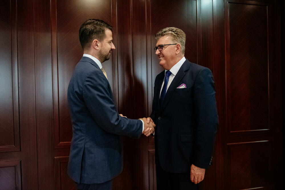 <p>"Crna Gora je posvećena multilateralnoj saradnji, želi da bude kredibilna članica NATO saveza, ubrza pristupanje Evropskoj uniji i bude promoter dobrosusjedskih odnosa“ poručio je Milatović</p>