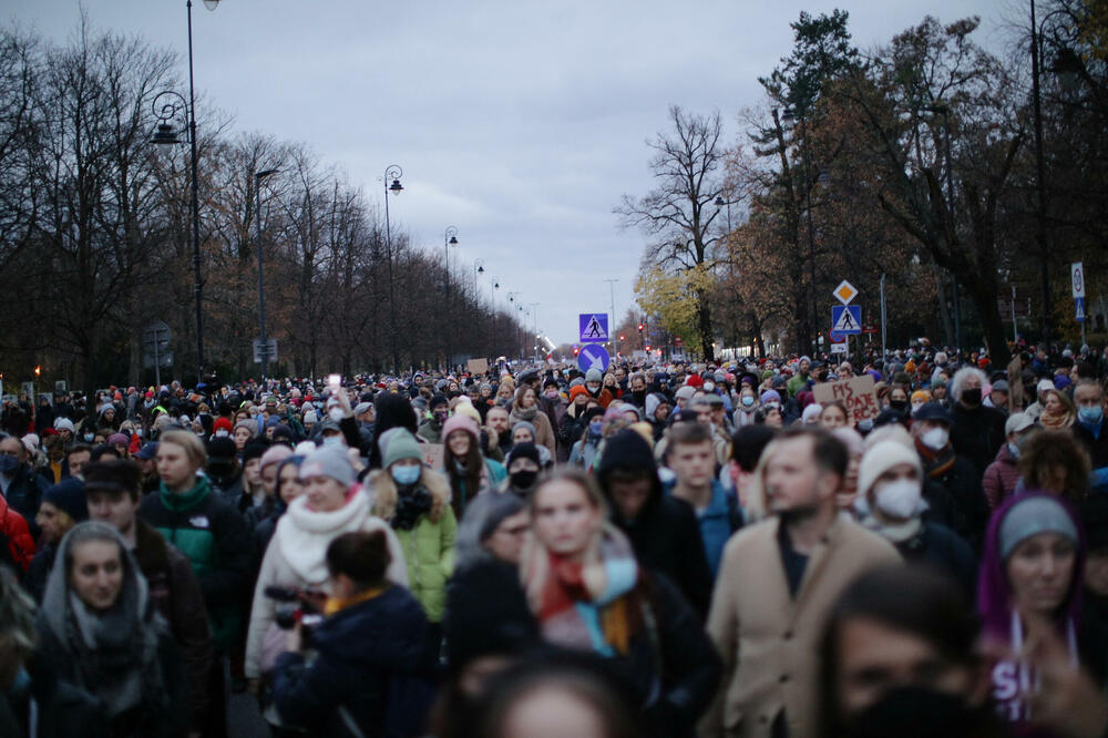 Protesti u Varšavi 2021. nakon smrti 30-godišnje Izabele, Foto: Rojters