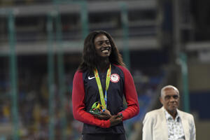 Američka sprinterka Bovi preminula poslije komplikacija na porođaju