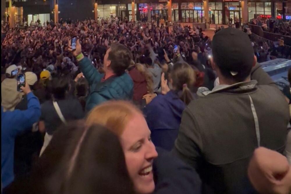 Nakon utakmice navijači Nagetsa izašli na ulice kako bi proslavili osvajanje trofeja, Foto: Reuters