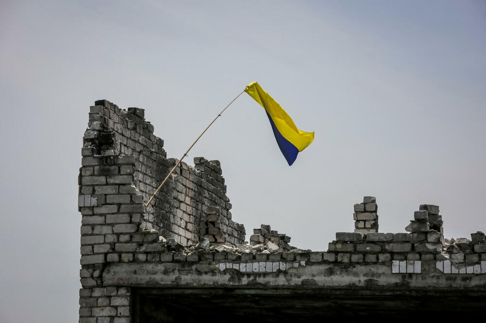 Ukrajinska zastava u selu Neskučne u regionu Donjeck, Foto: Rojters