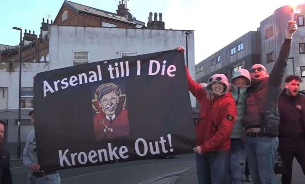Navijači Arsenala sa jasnom porukom za Kronkija