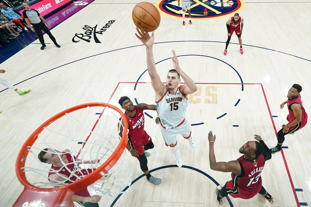 Jokić tokom finala sa Majamijem, Foto: Reuters