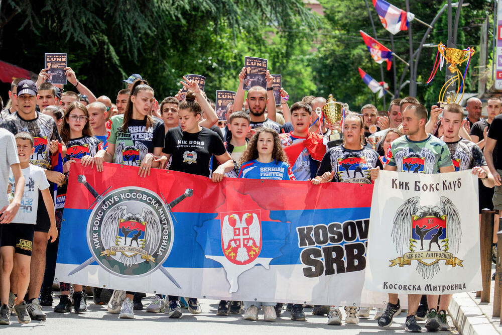 Protest Srba u Mitrovici zbog hapšenja Miluna Milenkovića