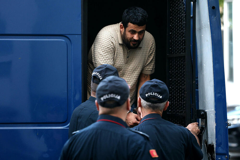 Policija sprovodi Mijatovića u Specijalno tužilaštvo, Foto: BORIS PEJOVIC