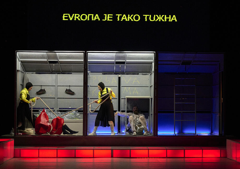 Scena iz predstave, Foto: Duško Miljanić