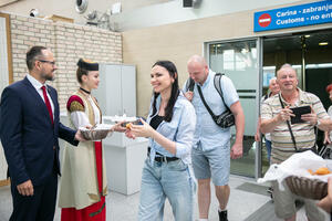 Air Montenegro realizovao prvi redovni let iz Bratislave za...