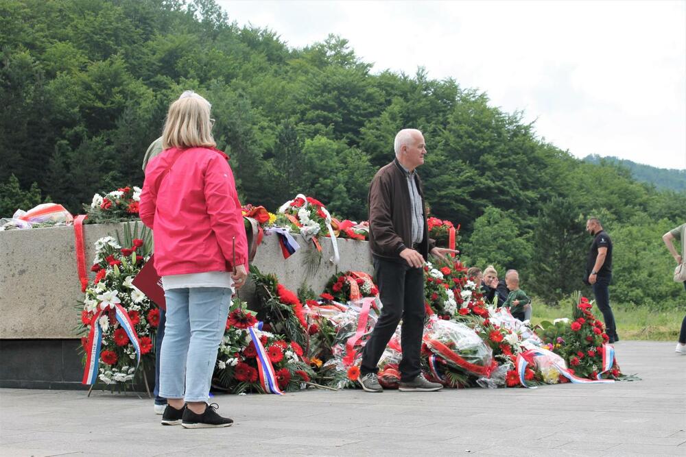 <p>Posmrtni ostaci više od tri hiljade poginulih počiva u Spomen kosturnici u Nacionalnom parku Sutjeska</p>