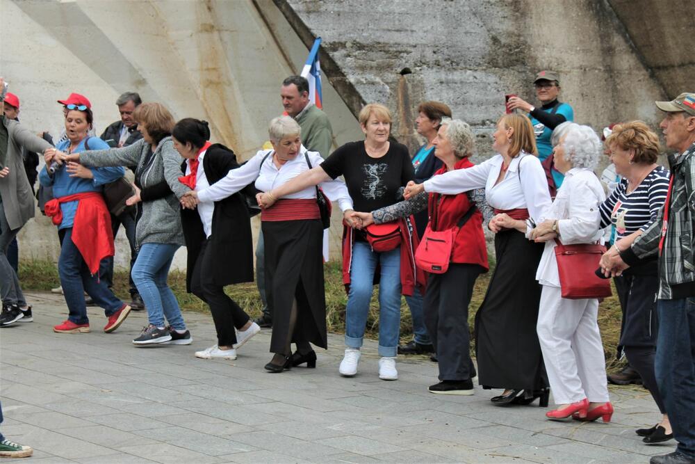 <p>Posmrtni ostaci više od tri hiljade poginulih počiva u Spomen kosturnici u Nacionalnom parku Sutjeska</p>