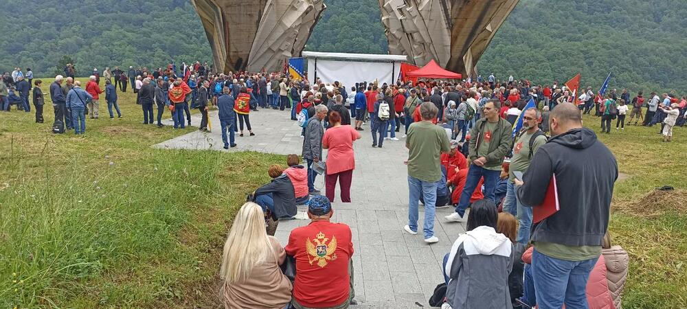 <p>Crna Gora i njene političke elite nijeme po pitanju najkrvavije partizanske bitke tokom Drugog svjetskog rata, u kojem je izvojevana i pobjeda za obnovu državnosti</p>
