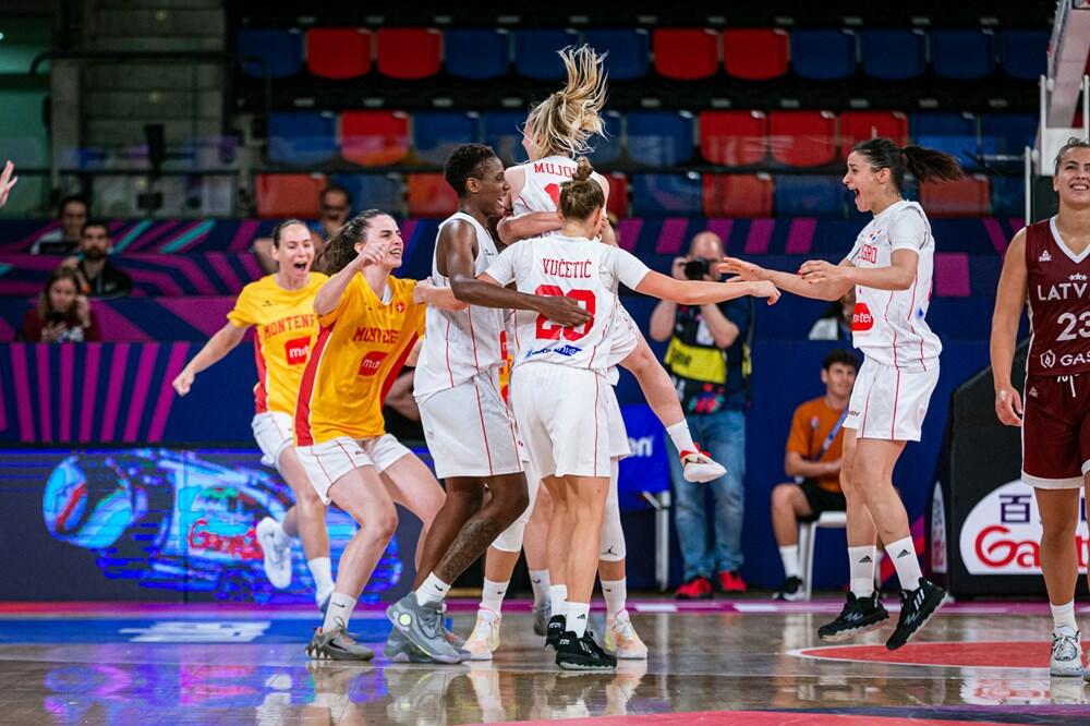 Mek sa saigračicama proslavlja pobjedu Crne Gore, Foto: fiba.basketball