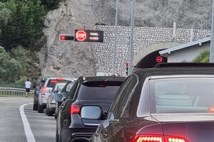 Udes u tunelu Sozina, više osoba povrijeđeno