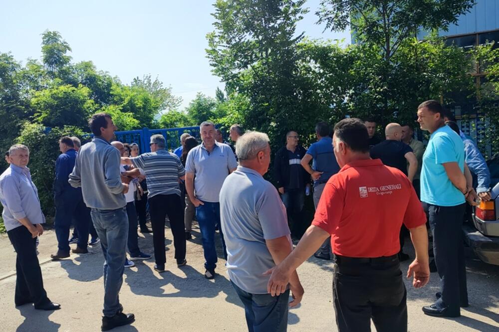 Protest bivših i sadašnjih radnika nikšićkih Rudnika boksita, Foto: Svetlana Mandić