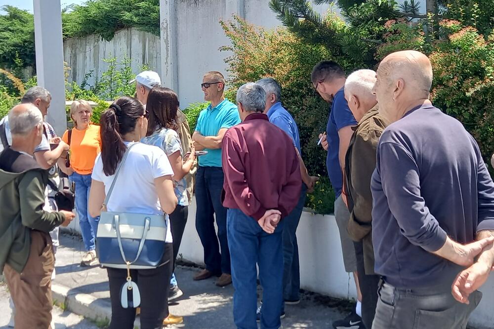 Ročište odloženo za 19. jul: Sa jučerašnjeg protesta, Foto: Goran Malidžan