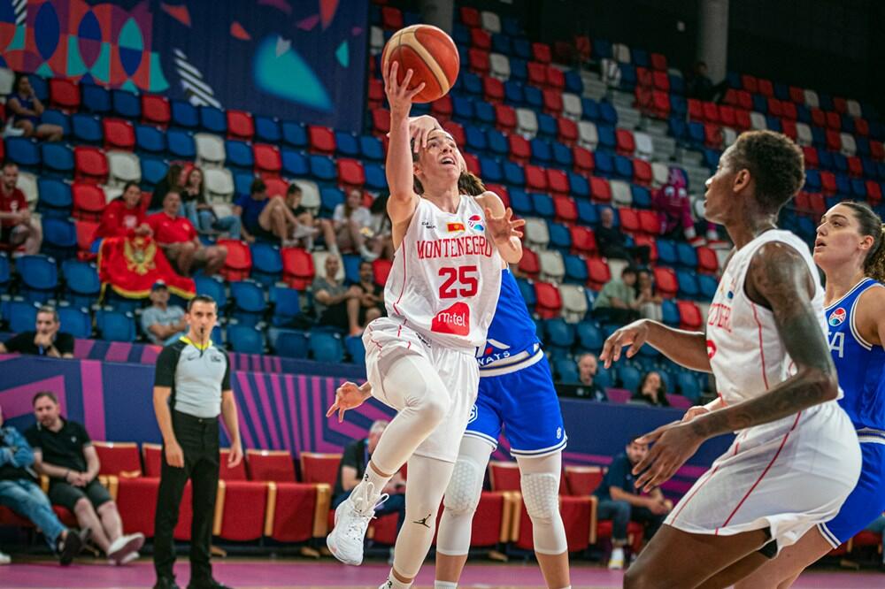 U prvom poluvremenu pogodila svih pet šuteva za dva poena: Marija Leković, Foto: FIBA