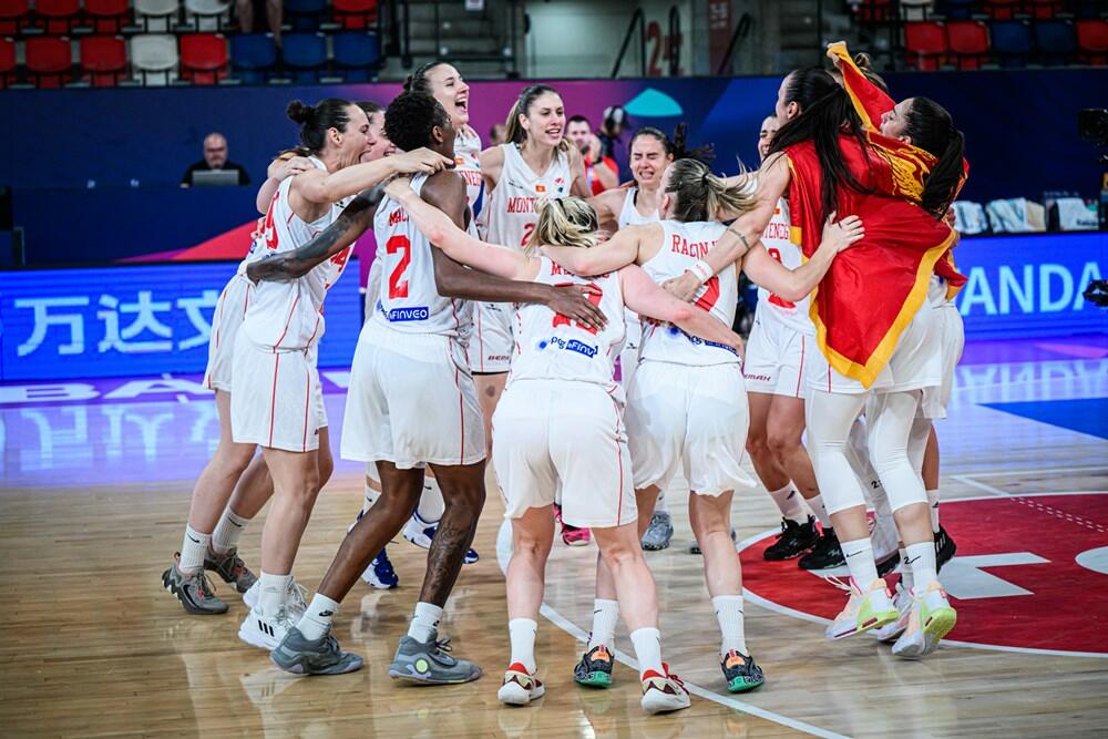 <p>Košarkašice Crne Gore su treći put u istoriji u četvrtfinalu evropskih prvenstava, nakon velike pobjede nad Italijom (63:49). Pogledajte kako je izgledalo slavlje Milice Jovanović i drugarica</p>