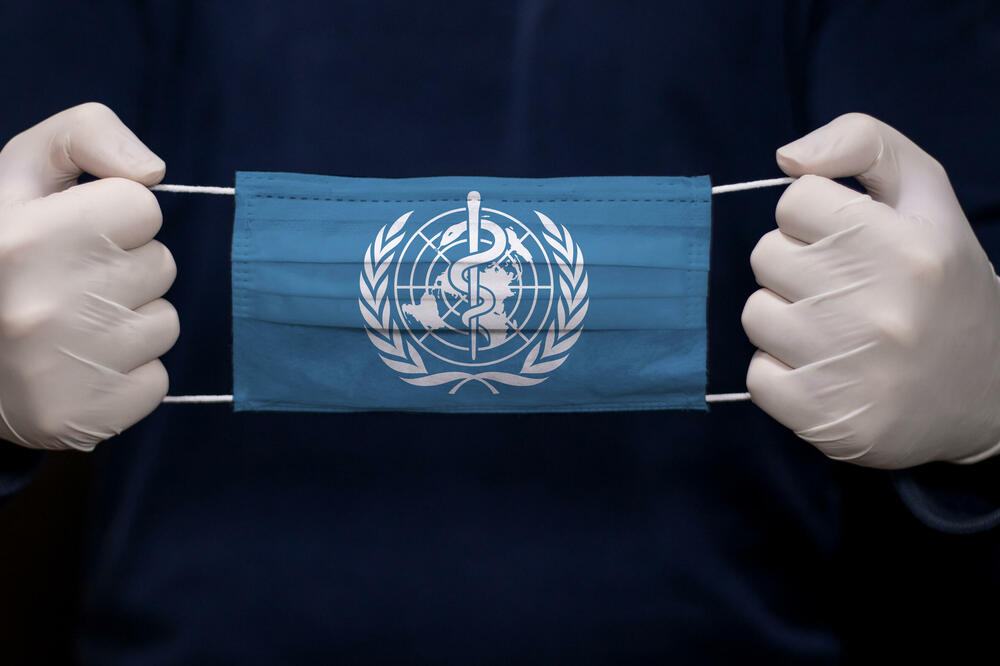 Maska sa logom Svjetske zdravstvene organizacije (Ilustracija), Foto: Shutterstock