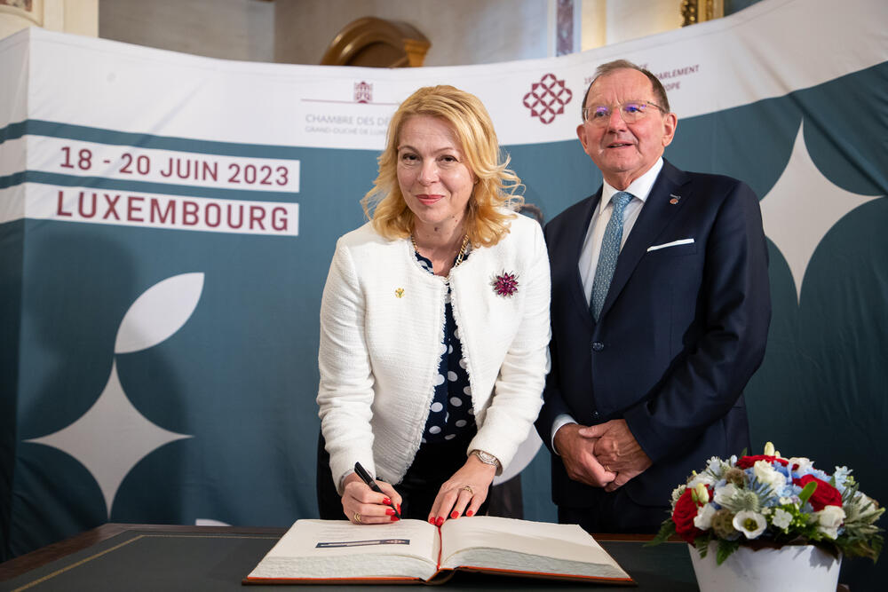 <p>"Razvojem turizma na održiv način obezbjeđuju se adekvatni preduslovi za nova radna mjesta i za ubrzani razvoj manje razvijenih regiona", kazala je Đurović</p>