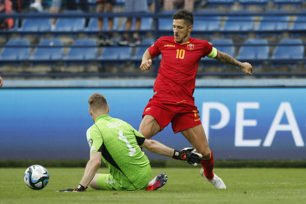 Jovetić na meču sa Mađarima, Foto: Reuters