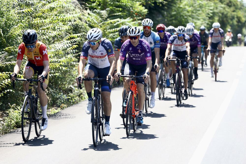 Elite konkjrencija je vozila dva puta relaciju Pažići - Danilovgrad, Foto: Biciklistički savez Crne Gore