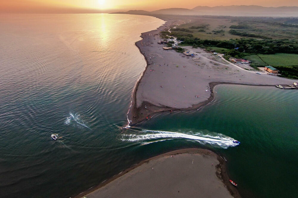 Tenderom nuđena plaža u dužini od 103 metra: Ada Bojana, Foto: shutterstock.com