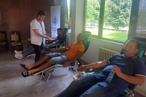 Radnici EPCG Željezara osnovali Klub dobrovoljnih davalaca krvi i...
