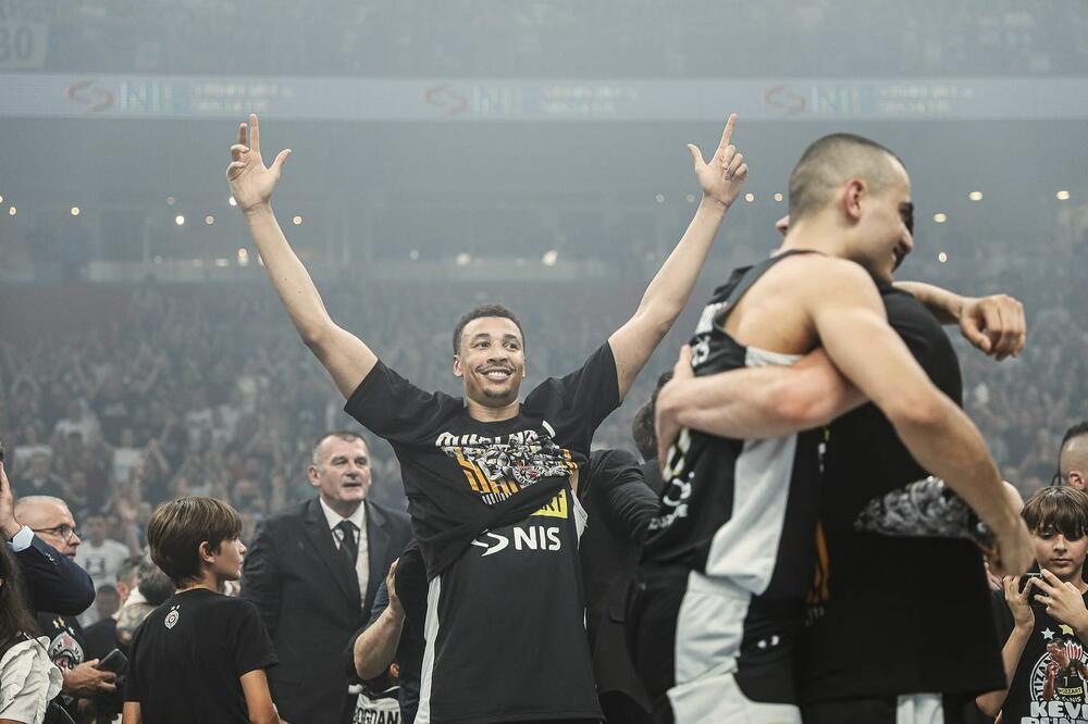 <p>Navijači su bili dodatni igrač – Partizan je stalno obarao rekorde po broju posjeta u beogradskoj "Štark areni"</p>