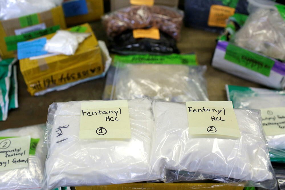 Plastične kese fentanila izložene na međunarodnom aerodromu O'Hare u Čikagu, Foto: REUTERS