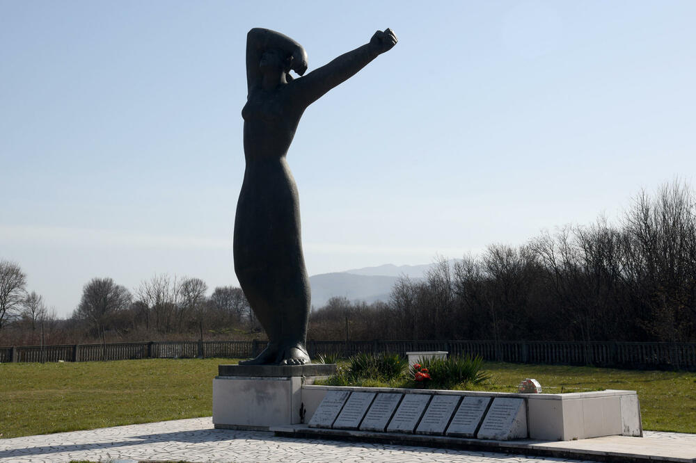 Spomenik strijeljanim u Lazinama, Foto: Boris Pejović