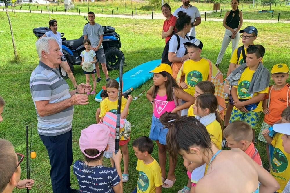 Vuković drži čas pecanja, Foto: Privatna arhiva