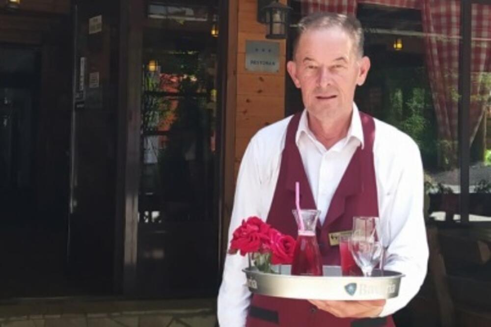 Četiri decenije sa tacnom u ruci: Mijun Popović, Foto: Dragana Šćepanović