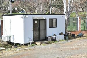 Australija: Ruski diplomata protestuje pored australijskog...