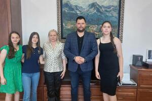 Kovačević primio učenice koje su na takmičenju iz ekologije...