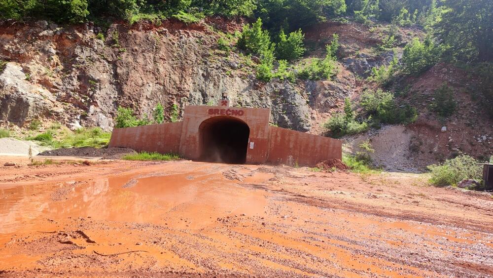 <p>Rudari su dva puta isplatu zarada tražili na 5.000 metara ispod zemlje, a nakon desetak godina novi početak i rad za firmu "Bumech" iz Poljske trajao je svega šest godina</p>