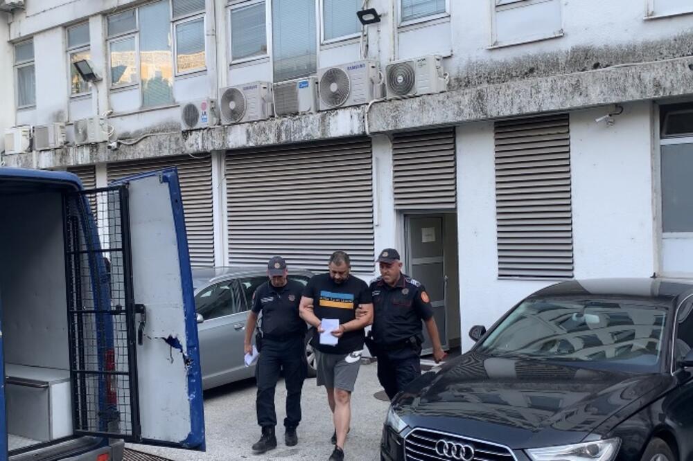 Radulovića sprovode nakon saslušanja, Foto: Jelena Jovanović