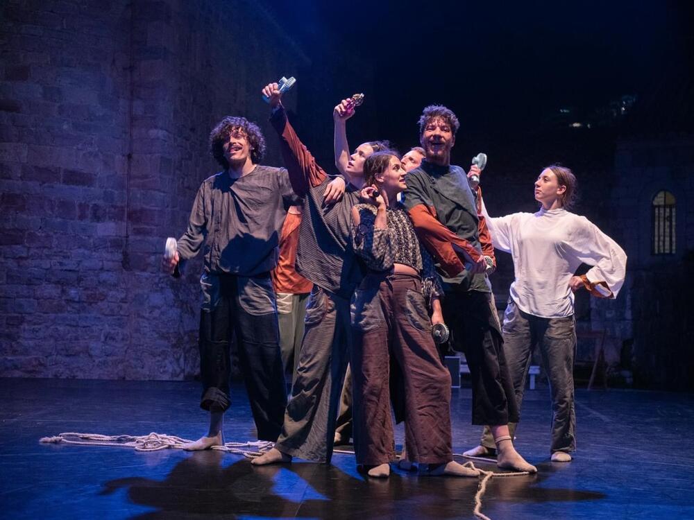 <p>Riječ je autorskom projektu Isidore Stanišić (koncept, tekst, režija i koreografija) rađen u koprodukciji Turističke organizacije Opštine Budva i Bitef Dance Company Bitef teatra</p>