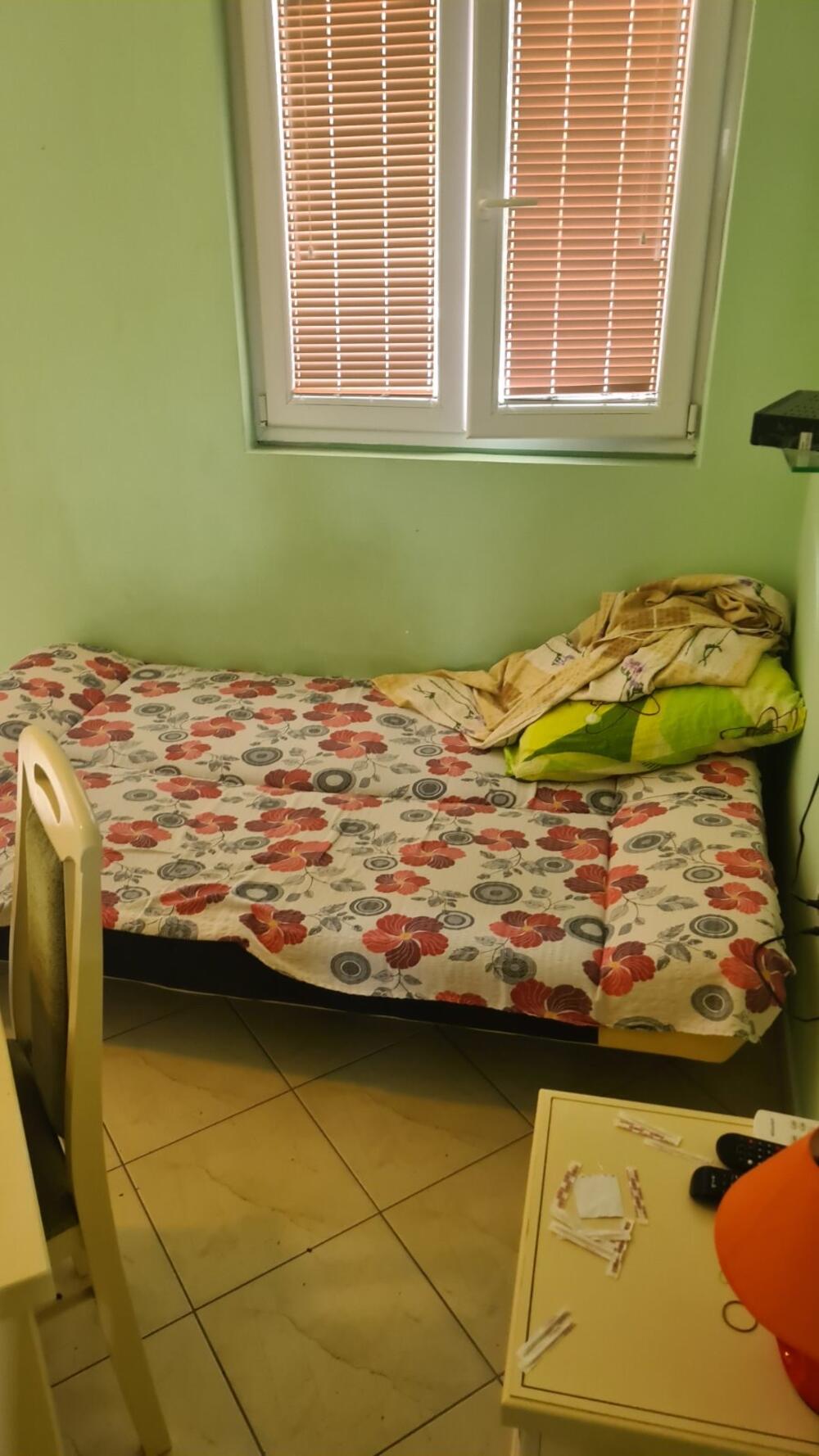 <p>"Kada odlaze iz apartmana znaju da ostavljaju komentare kako im se nije dopalo ovo i ono, a pogledajte kako se ophode"</p>