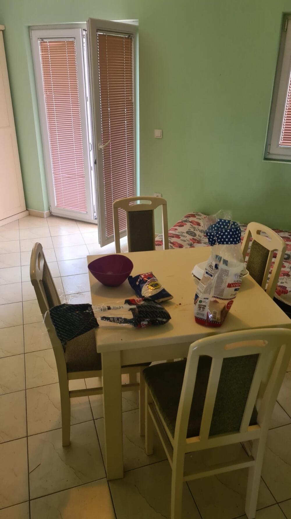 <p>"Kada odlaze iz apartmana znaju da ostavljaju komentare kako im se nije dopalo ovo i ono, a pogledajte kako se ophode"</p>